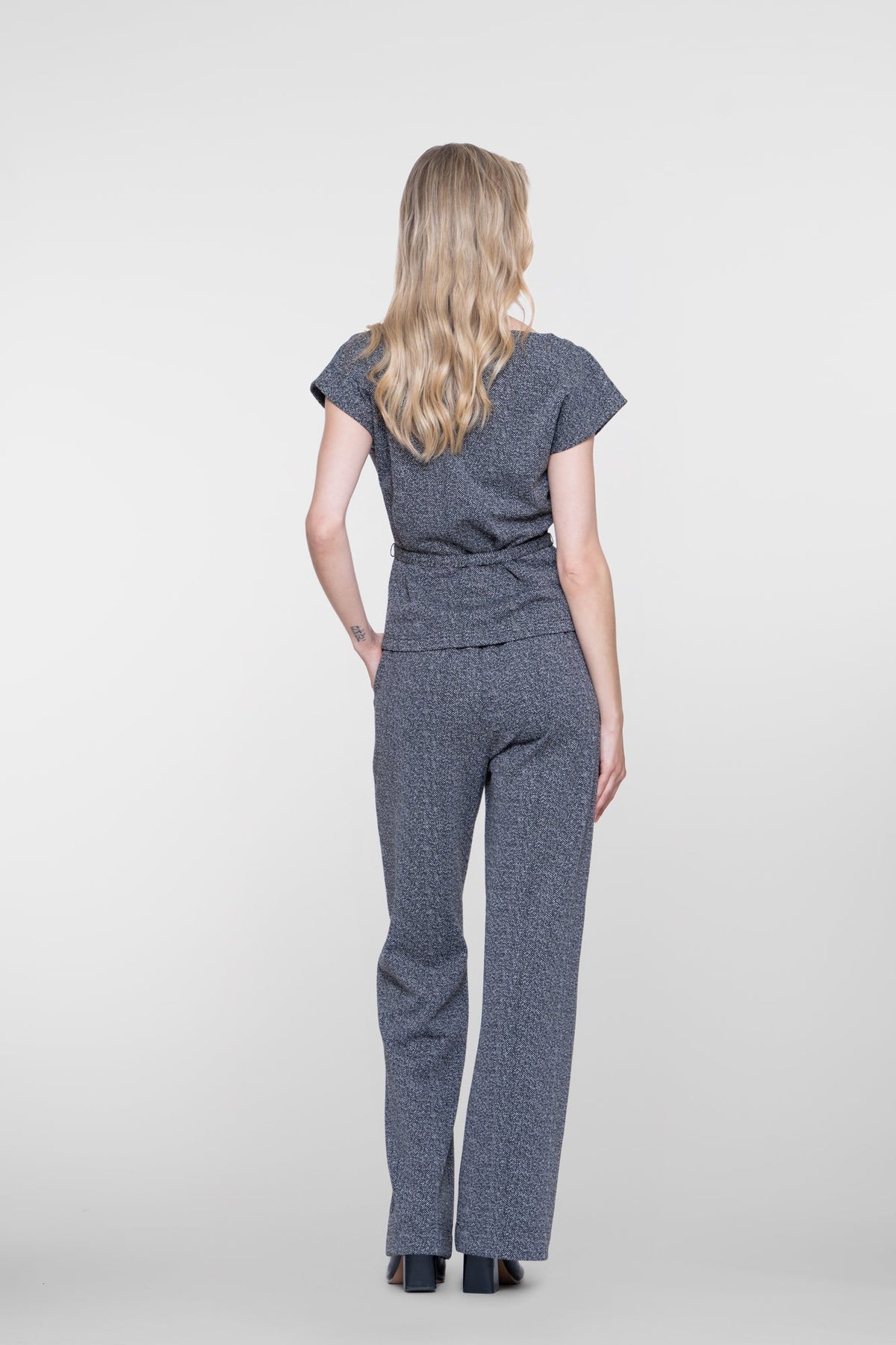 Geisha gemêleerde pantalon met elastische taille in black/off-white