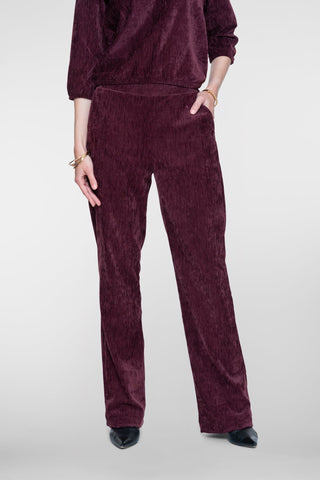 Geisha pantalon met velours uitstraling in burgundy