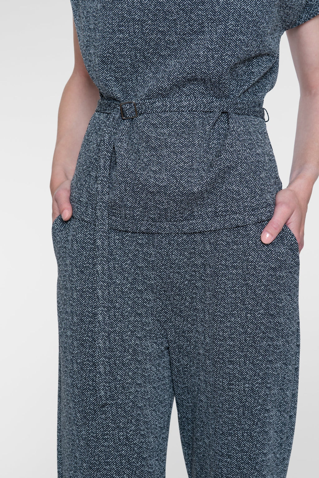 Geisha top met ceintuur en watervalhals in black/off white