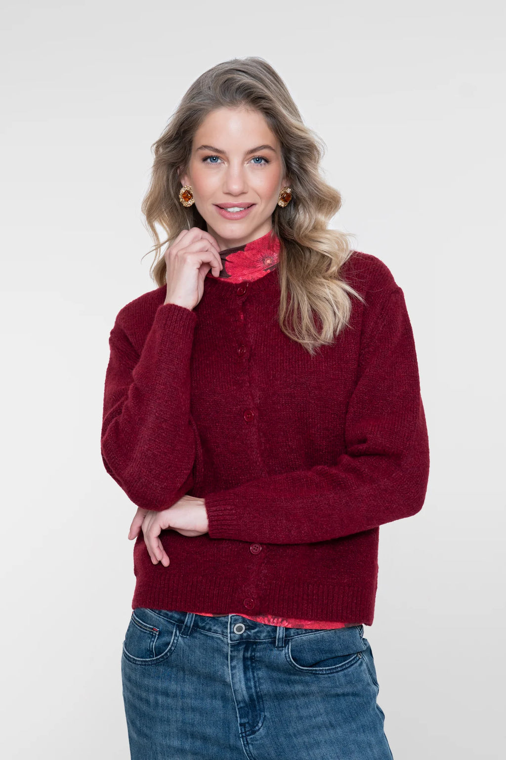 Geisha gilet bordeaux à col rond et boutonnage pour femme