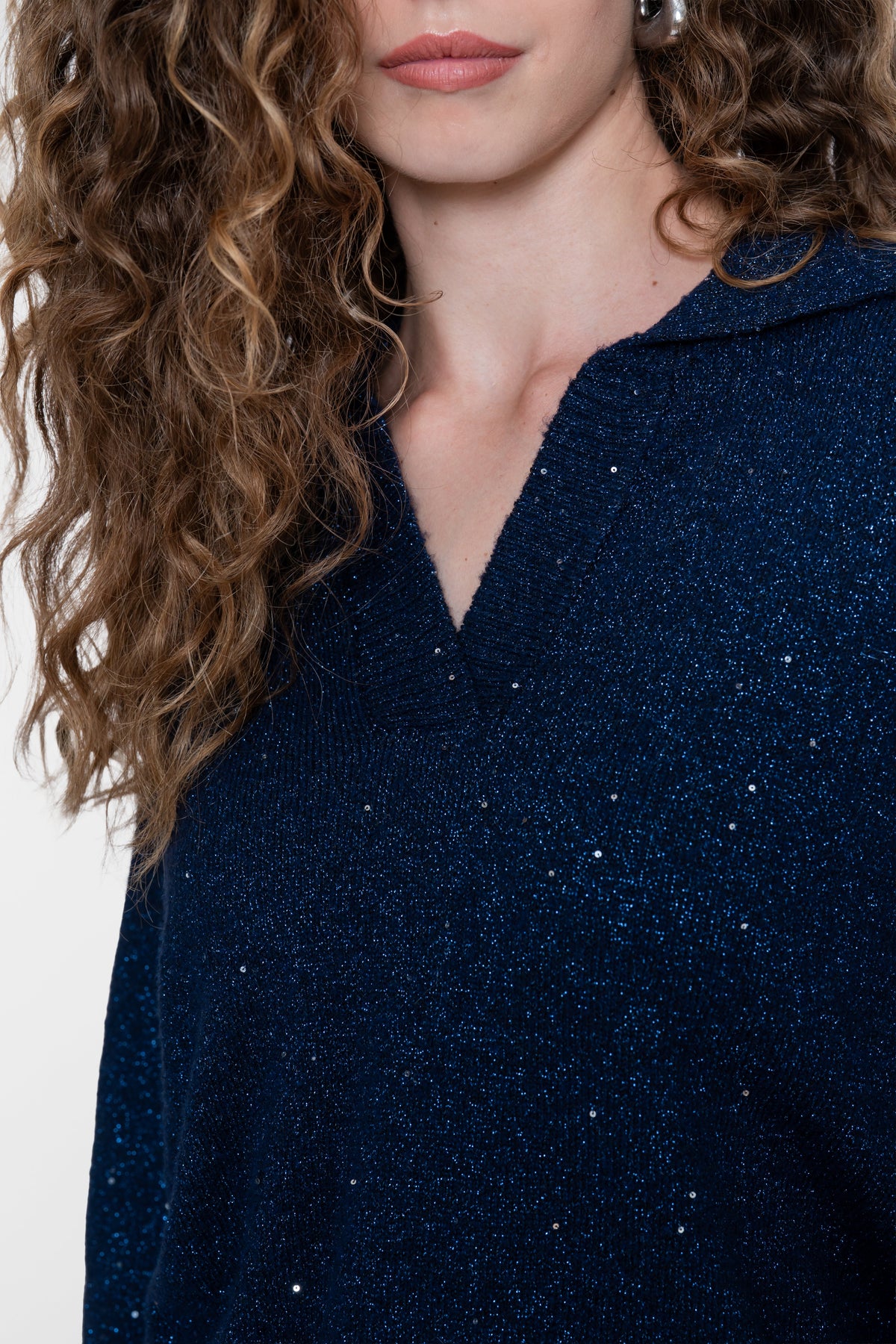 Geisha trui met V-hals, lurex en pailletten in donkerblauw