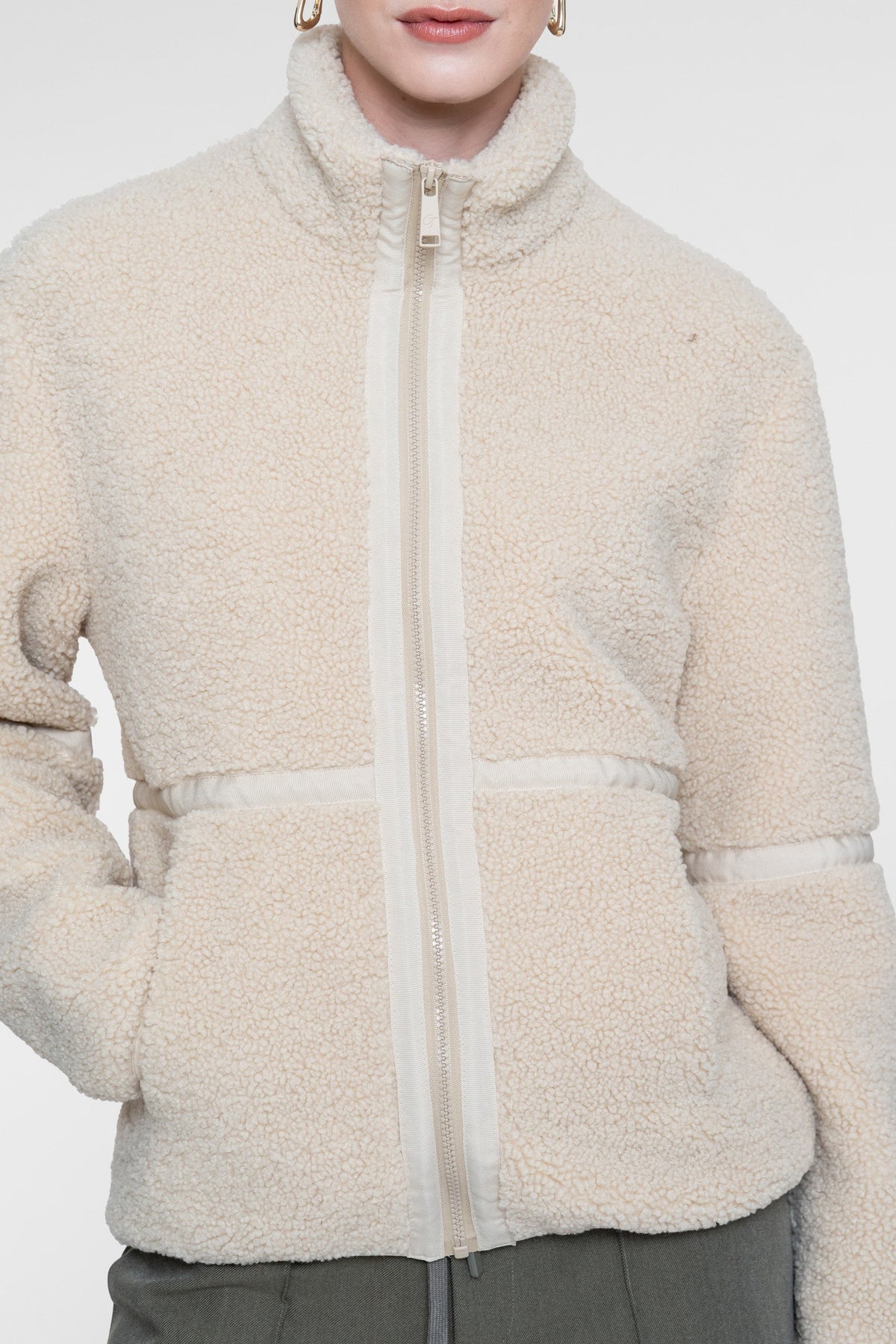 Geisha teddy jas met ritssluiting en tape details in off-white
