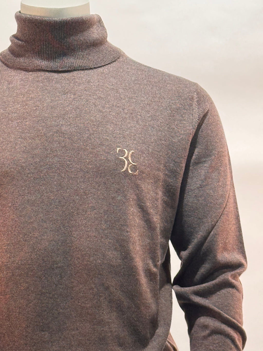 Billionaire trui bruin met col en geborduurd logo voor heren