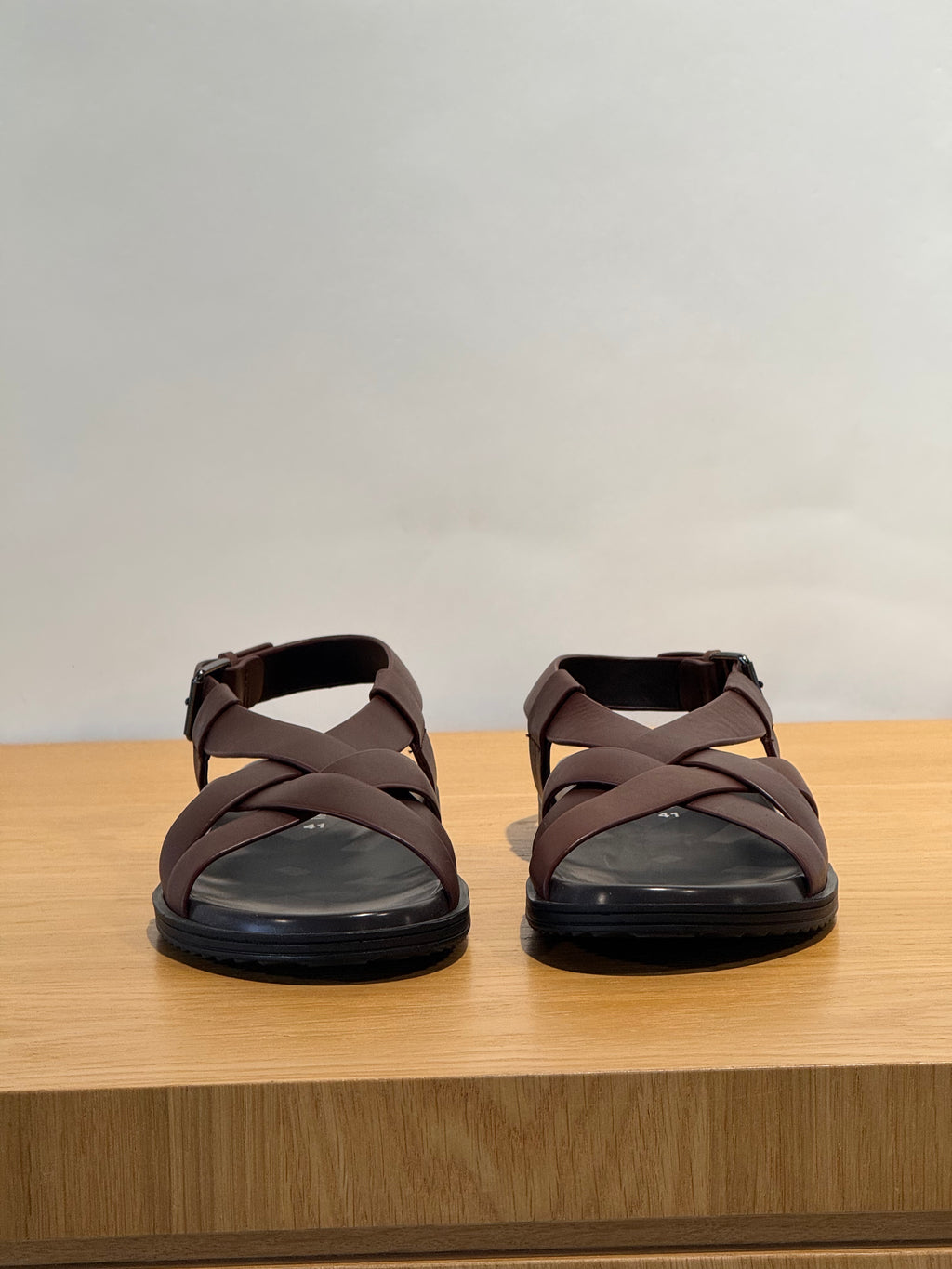 Cerruti sandalen bruin met gevlochten kruisbanden voor heren