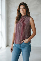 Nenette top bordeaux à col montant et imprimé graphique pour femme