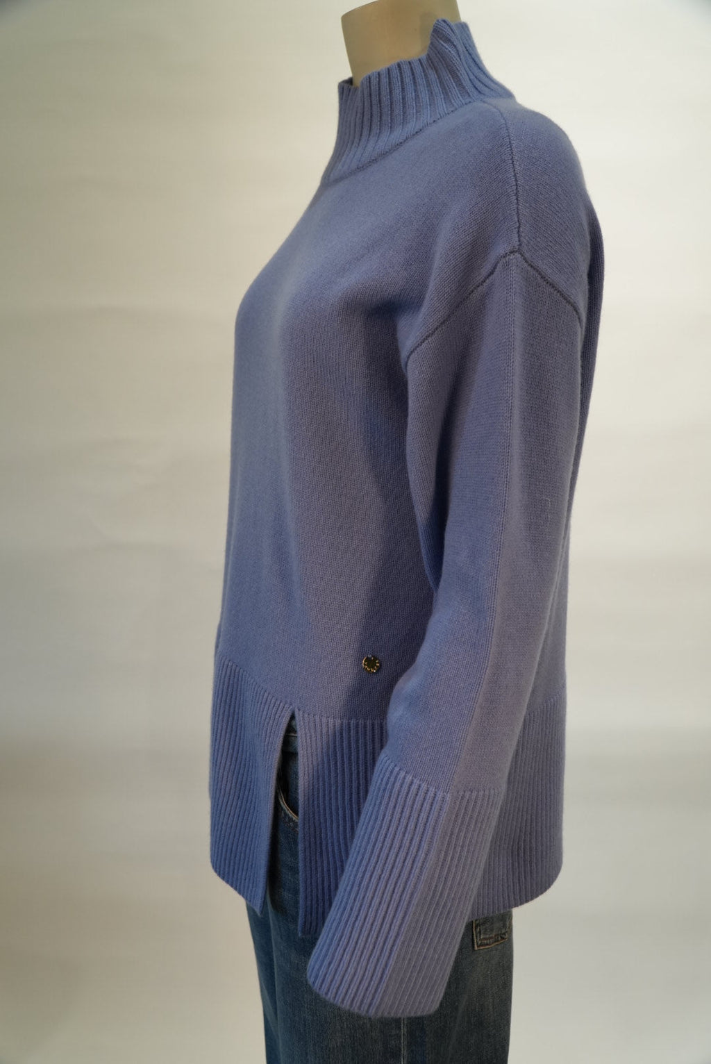 Xandres trui blauw met opstaande col en zijsplit voor dames