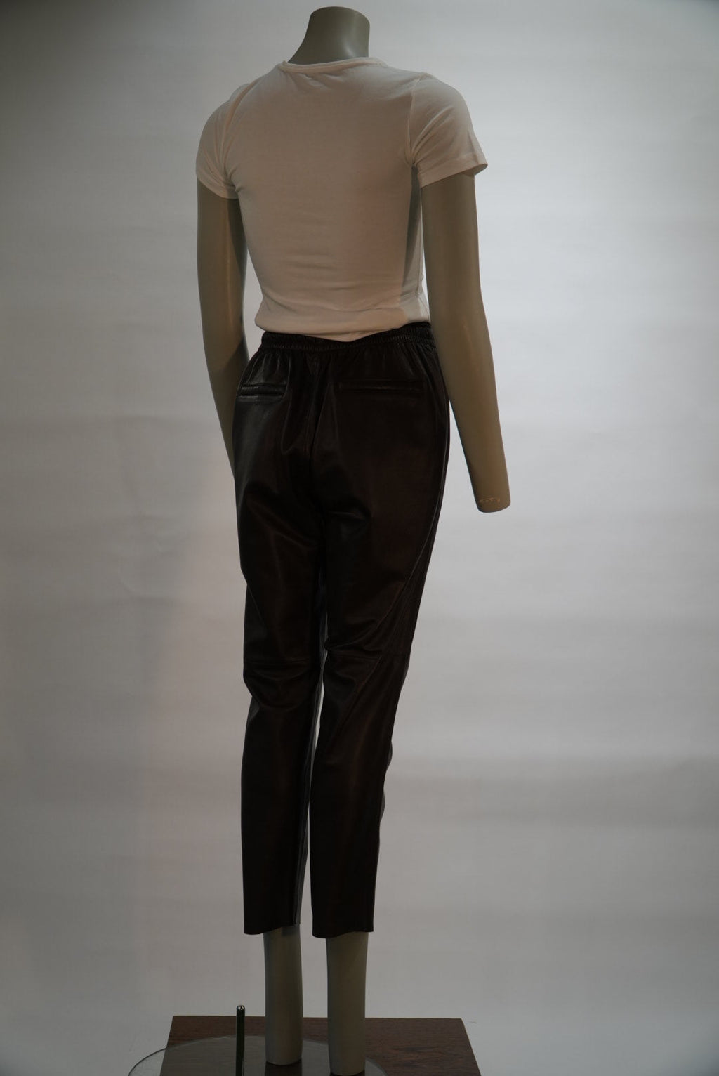Oakwood broek bruin in lederlook met elastische tailleband voor dames