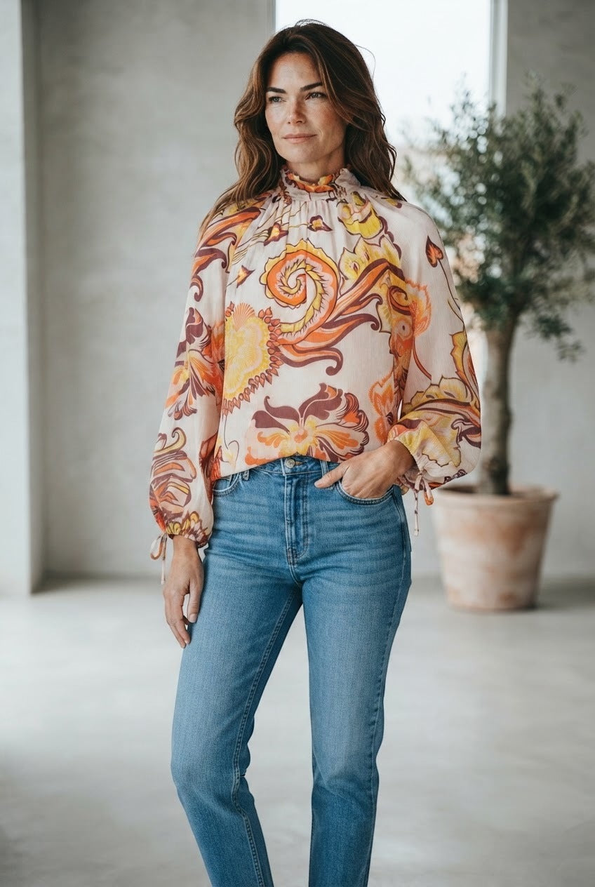 Herzen's Angelegenheit blouse beige met paisleyprint en ruchekraag voor dames